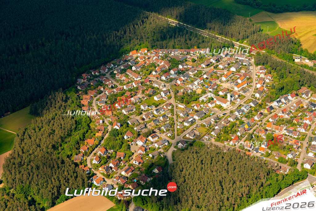 Das Luftbild zeigt :  Büchenbach - Die Luftaufnahme wurde 2024 vom UL-Flugzeug aus erstellt ( keine Drohne ) - Hochauflösende Luftaufnahme - Für grossformatige Ausdrucke geeignet. Die Geschenkidee !Mit Lizenz und Bildrechte bestellbar