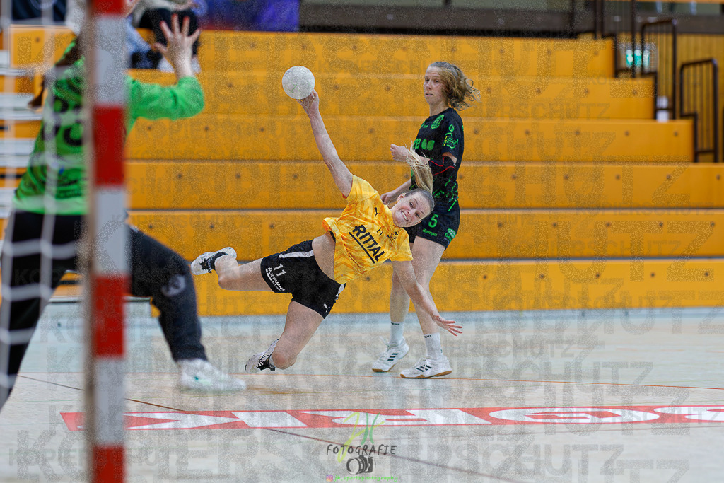 Frauen Oberliga Mitte (HHV); HSG Kleenheim/Langgöns II - HSG Eibelshausen/Ewersbach | Frauen Oberliga Mitte (HHV); HSG Kleenheim/Langgöns II - HSG Eibelshausen/Ewersbach am 01.11.2025 in Oberkleen (Weidig-Halle)Photo © 2025 - Jörg Heinrich - Realisiert mit Pictrs.com