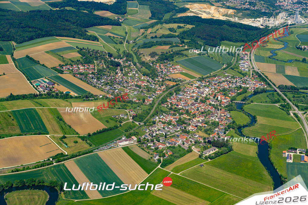 Die Luftaufnahme Ebermergen - Harburg wurde 2022 vom Flugzeug aus (keine Drohne) erstellt. Hohe Auflösung -für große Poster und Wandbilder geeignet - Garantiert!
