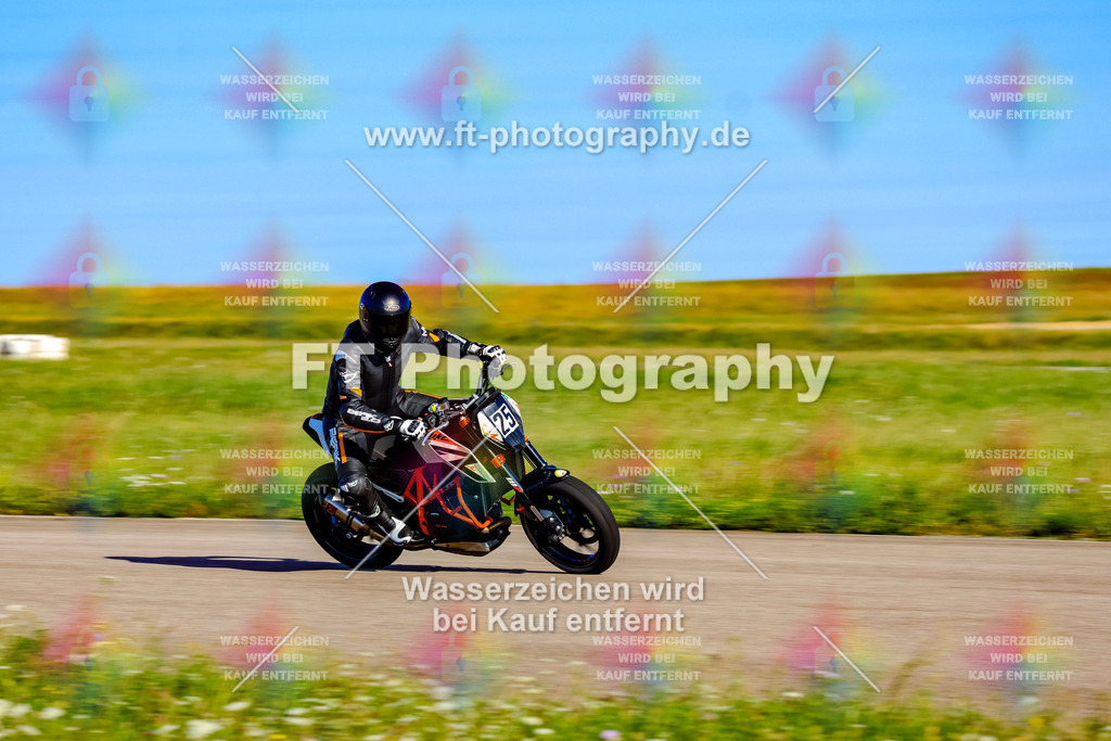 025-1350 | Hier findet Ihr Bilder von Touristenfahrten auf der Nürburgring Nordschleife oder von anderen Veranstaltungen die ich besucht habe. Viel Spass beim Durch Schauen 