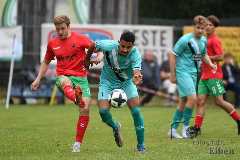Sport-Duwe Cup | Sport-Duwe Cup Oldenburg; SSV Jeddenloh (weiß)-VFB Oldenburg (blau) am 05.07.2025 in Oldenburg (Sportanlage TuS Eversten), Photo: Philip Eiben 2025 - Realisiert mit Pictrs.com