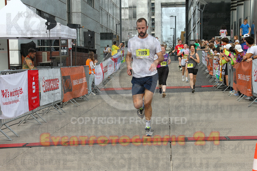 250920_1329_EX1_4920 | Sportfotografie im Rhein-Sieg Kreis, Köln, Bonn, NRW, Rheinland Pfalz, Hessen, etc. Unser Tätigkeitsfeld umfasst den Laufsport vom Volkslauf über den Marathon, Duathlon, Triathon bis zum Ultralauf wie Kölnpfad Ultra oder Schindertrail.