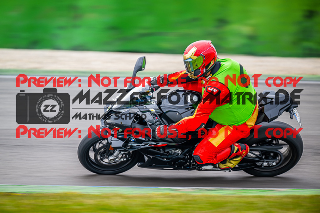 MaZZes_FotoMatrix_230410_1577 | INST