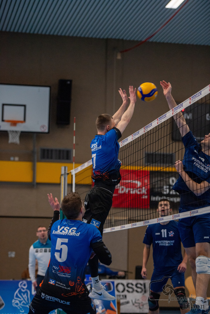VSG Ammerland-VSG Lüneburg 2 | Volleyball Regionalliga; VSG Ammerland-VSG Lüneburg 2 am 04.02.2024; in Westerstede (Sporthalle Norderstraße), Photo: Philip Eiben 2024 - Realisiert mit Pictrs.com