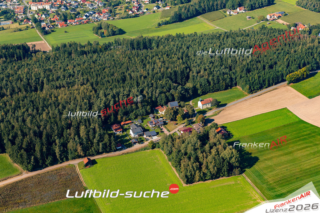 Aktuelles Luftbild von Johannsiberg Oberviechtach Kauf mit Lizenz / Bildrechten möglich- Die Luftaufnahme wurde 2021 mittels UL-Flugzeug erstellt ( keine Drohne ) - hochauflösende Kamera-Systeme von  Canon -Beste Qualität - Für grossformatige Ausdrucke geeignet. Die Geschenkidee !