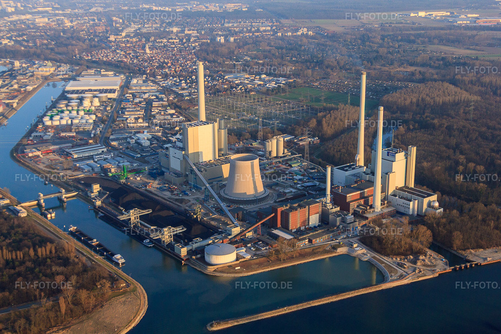 Luftbild: Neubau am Rheinhafen Dampfkraftwerk der ENBW im Ortsteil Daxlanden in Karlsruhe im Bundesland Baden-Württemberg in Deutschland. Foto: IMG_48986.jpg vom 16.03.2012 durch Werner Riehm/FLY-FOTO.de