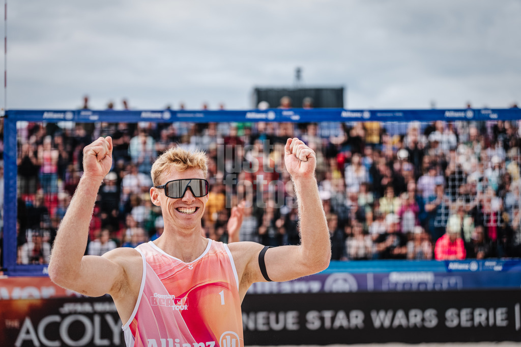 Beachvolleyball | Männer | German Beach Tour 2024 | Tourstop Bremen | 09.06.2024 | Jonas Reinhardt jubelt