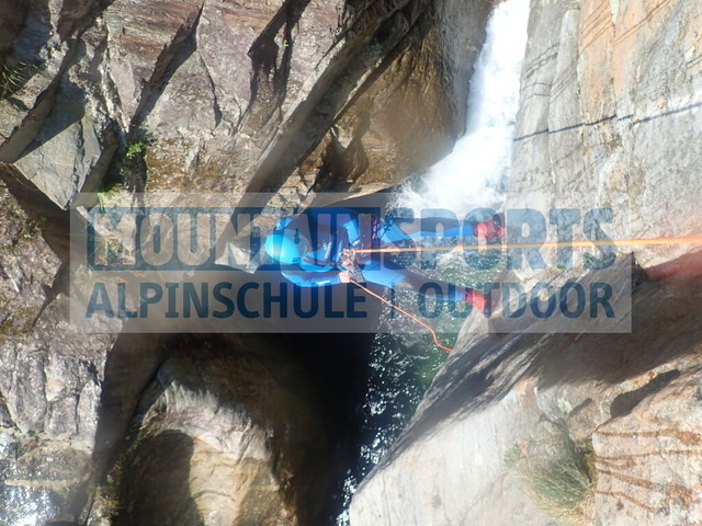 P7310014 | Bestelle die Bilder deines Berg- oder Wasser-Abenteuers mit Mountain Sports bequem von zu Hause aus direkt über unseren Online Fotoshop von pictrs.com. - Realisiert mit Pictrs.com
