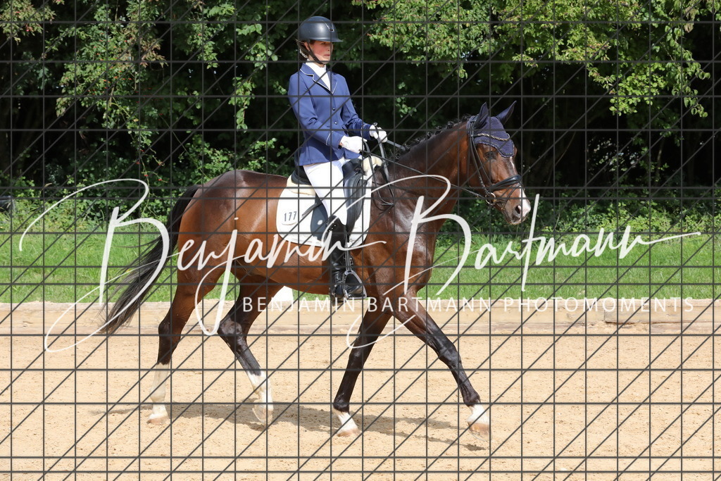 AZ2A2322 | Benjamin Bartmann Photomoments