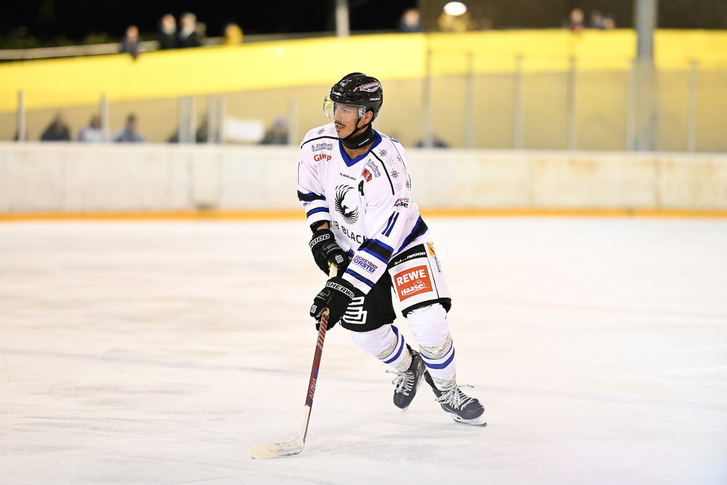 Eishockey I Herren I Saison 2023-2024 I Regionalliga Nord I 4. Spieltag I Hamburger SV - CE Timmendorf | 11 CALOVI Fabian - Realisiert mit Pictrs.com