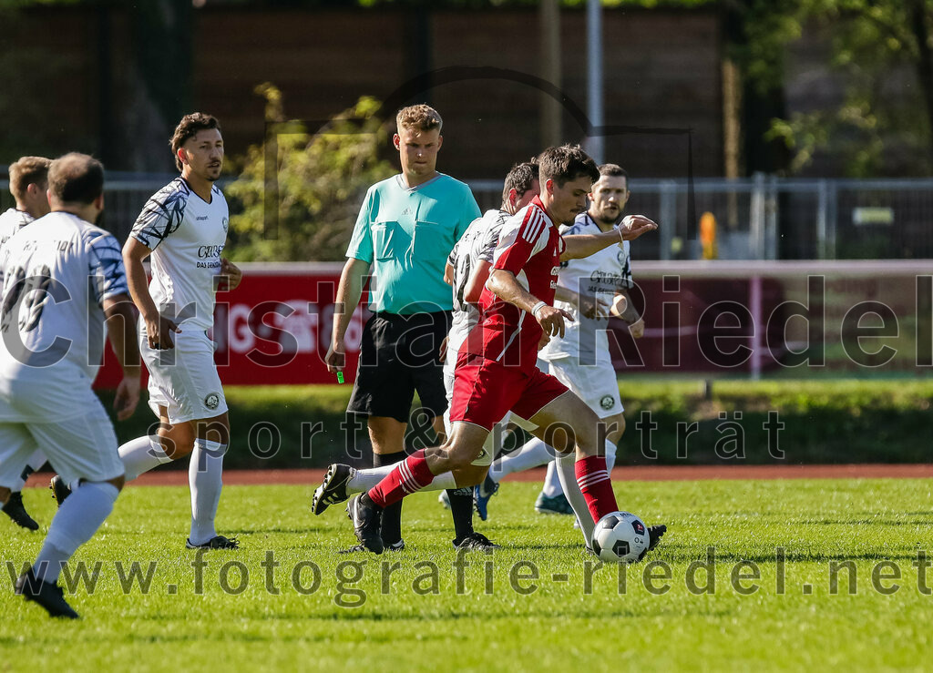 2023-09-09_027_FC_Herzogstadt_II_gegen_SG_Hoerlkofen_Woerth | Erding, Deutschland, 09.09.2023:
Fußball, A-Klassel 2023 / 2024, 6. Spieltag, FC Herzogstadt II gegen SG Hörlkofen/Wörth, Endergebnis: 1:2

Korbinian Nußrainer (SG Hörlkofen/Wörth, #8)

Foto: Christian Riedel / fotografie-riedel.net