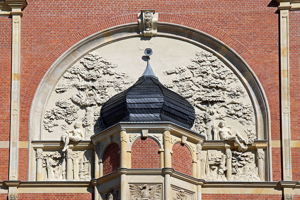 Foto: Leipzig - Deutsches Buchgewerbehaus | Das Team hinter BILDLEXIKON LEIPZIG bündelt historische wie aktuelle Informationen über die Stadt Leipzig in Text und Bild auf einer Plattform und stellt diese der interessierten Öffentlichkeit zur Verfügung.