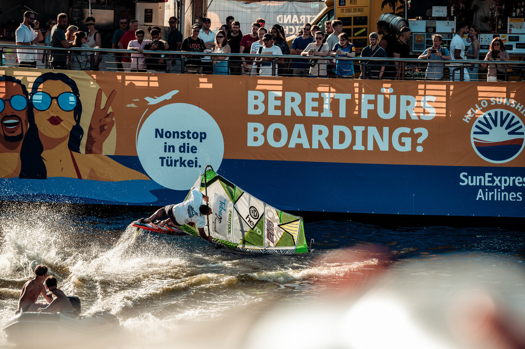 Kieler WOCHE Tow In Windsurf - @art_tokarev dpmedia (26 von 63) | dp-photography - Realisiert mit Pictrs.com