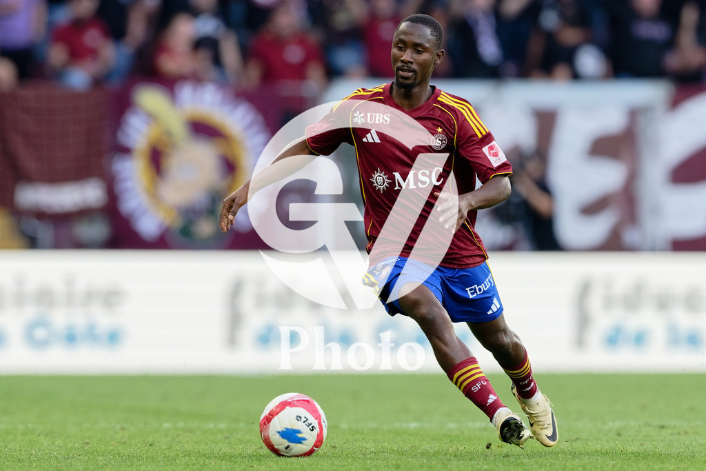 Brack Super League - Servette FC v FC Saint-Gall | Ablie Jallow (30 Servette FC) in action (close up) during the Brack Super League match between Servette FC and FC Saint-Gall at Stade de Geneve in Geneva, Switzerland