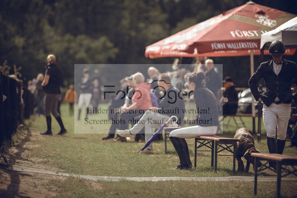 20240530-DOS_3602 | Entdecke hochwertige Reitturnierfotos von Foto Oger. Professionell, emotional und authentisch – jetzt Lieblingsmomente im Shop bestellen.Deutschlandweite Turnierfotografie. - Realisiert mit Pictrs.com