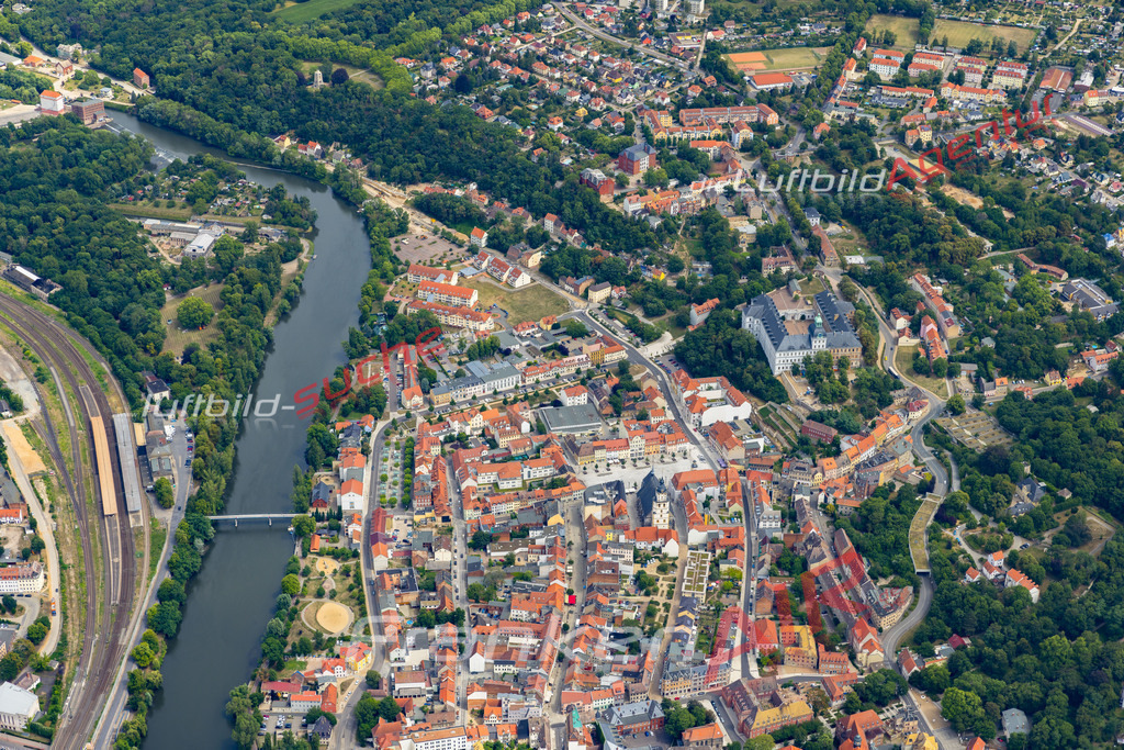 weissenfels-luftbild-2022-6293 | Aktuelles Luftbild von  Weißenfels - Die Luftaufnahme wurde 2022 mittels UL-Flugzeug erstellt ( keine Drohne ) - hochauflösende Kamera-Systeme von  Canon -
Beste Qualität - Für grossformatige Ausdrucke geeignet. Die Geschenkidee !