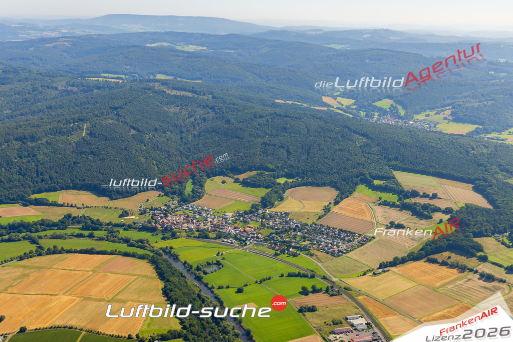 Luftaufnahme Schwarzenberg Melsungen - Die Luftaufnahme wurde 2025 vom UL-Flugzeug heraus erstellt ( ohne Drohne ) - Hochauflösende Luftaufnahme - für professionelle Ausdrucke geeignet. Die Geschenkidee !Mit Lizenz und Bildrechte bestellbar