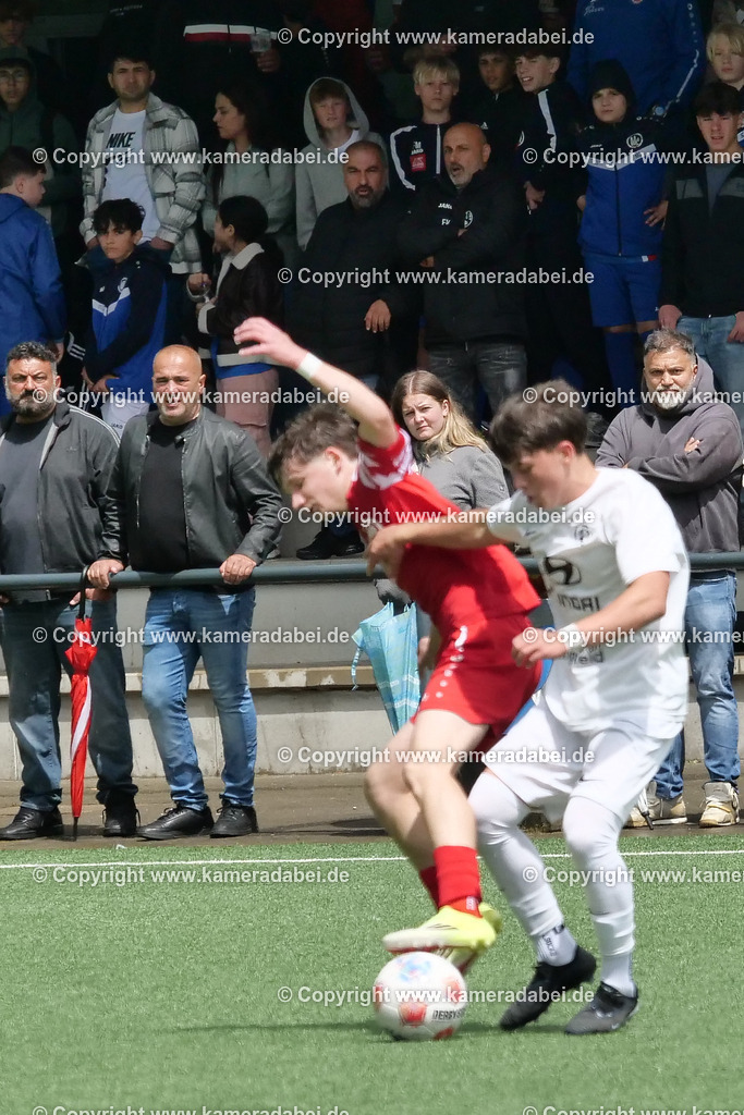 Fußball : C-Junioren : Aufstieg Regionalliga West : SUS 09 Dinslaken - Vfb 03 Hilden am 04.06.2026 in Dinslaken | Fußball : C-Junioren : Aufstieg Regionalliga West : SUS 09 Dinslaken (rotr Trikots)- Vfb 03 Hilden (weiße Trikots) am 04.06.2026 in Dinslaken - Realisiert mit Pictrs.com