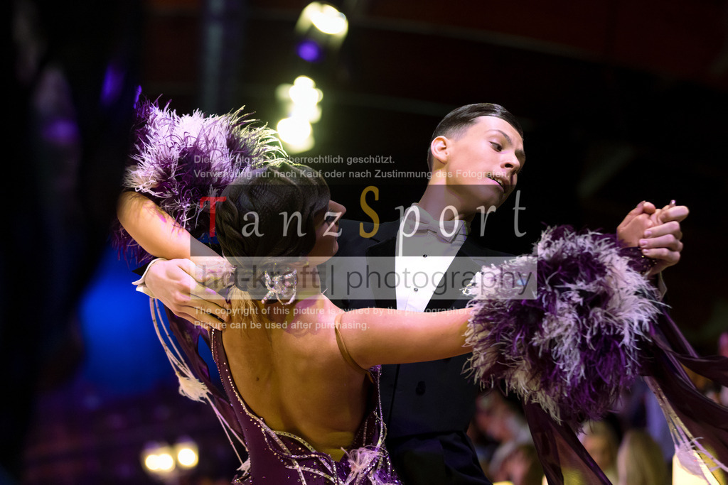 20241215_WDSF_Open_Youth_Std-Riga-8515 | Tanzsportbilder, Standardtanz, Lateintanz, WDSF, DTV, LTVB, dancecomp, goc, hessen tanzt, blaues band der spree, walzer, tango, wiener walzer, slowfox, quickstepp, samba, rumba, cha-cha-cha, paso doble. jive, hd-kroft photography, turniertanzsport