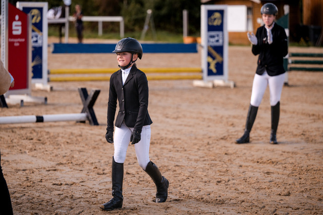 2026_10_03_Siefer-Hof_150422_Z81_44116488 | Professionelle Reitsport-, Turnier- und Eventfotografie von Robert Broda. Galerien mit ausgewählten und bearbeiteten Bildern direkt online ansehen und bestellen.