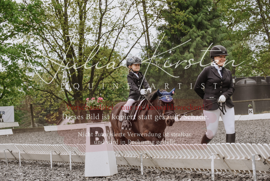 20230514_JK-Röhrsdorf-25-049 | Pferde- und Turnierfotografie in Westsachsen. Pferdeportraits, Auftragszeichnungen und intuitive Kunst.