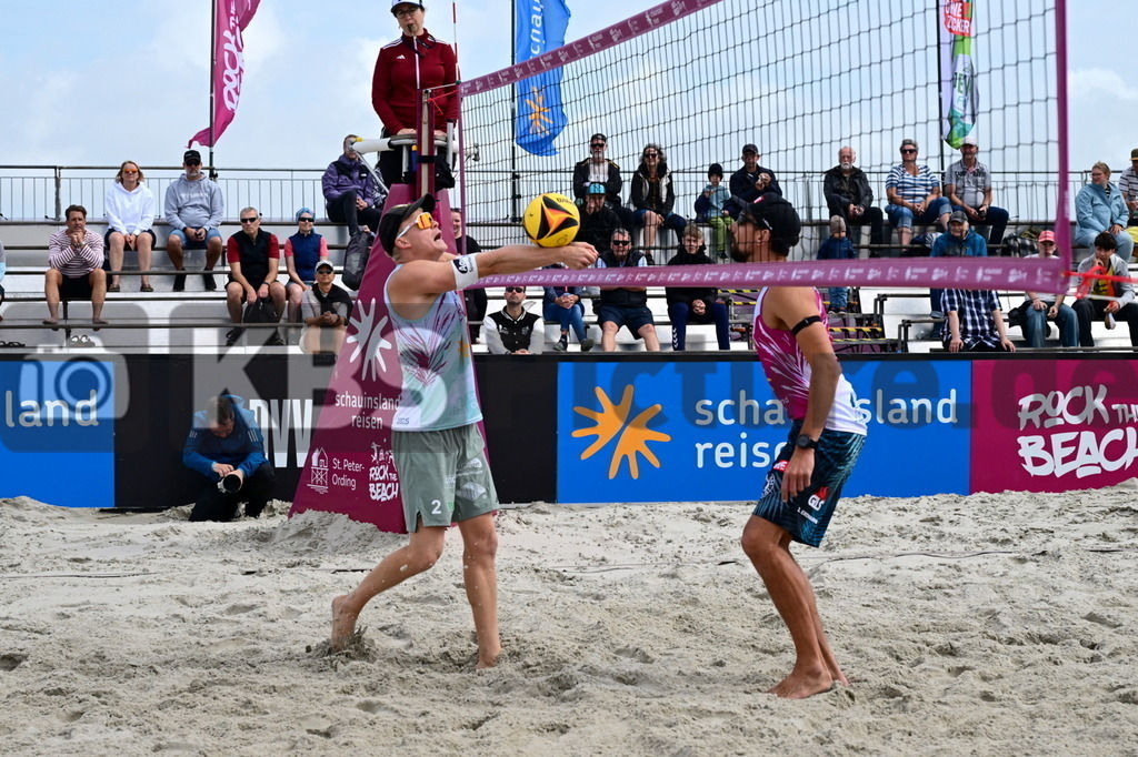 KBS Picture_Rock-The-Beach_Beachvollyball_065 | v.l. Wolf Georg (Eintracht Spontent) , Erdmann Jonathan (1. Beachclub Kiel) ,Rock the Beach - die Nationale Beach-Vollyball Serie mit Festival-Charakter auf der Sandbank Strand in Ording vom 04.07. - 06.07.2025 , Qualifikation zur Deutschen Meisterschaft , - Realisiert mit Pictrs.com
