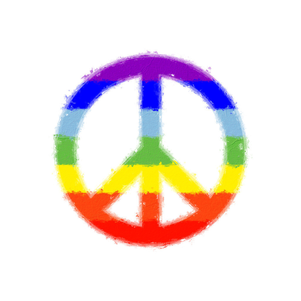 Peace Zeichen bunt Regenbogen | Das Friedenszeichen stellt zwei Zeichen aus dem Flaggenalphabet dar: N für nuclear (nukleare) und D für disarmament (Abrüstung).
Kombination mit der Regenbogenfahne der Friedensbewegung („Pace-Flagge“). Pace (lateinisch.) = Frieden.