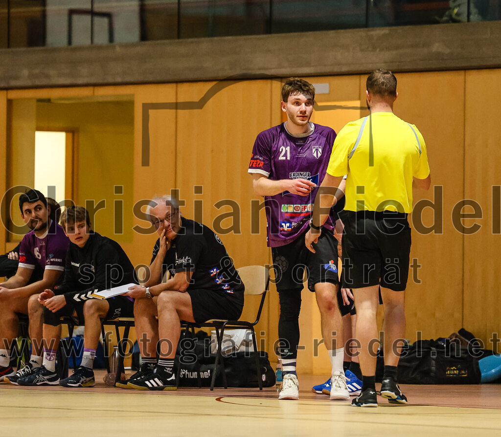 2024-10-20_024_SpVgg_Altenerding_II_gegen_TSV_Taufkirchen-Vils | Erding, Deutschland, 20.10.2024:Handball, Bezirksliga Männer Ost 2024 / 2025, 3. Spieltag, SpVgg Altenerding II gegen TSV Taufkirchen/Vils, Endergebnis: 15:20Severin Lößl (SpVgg Altenerding, #21)Foto: Christian Riedel / fotografie-riedel.net