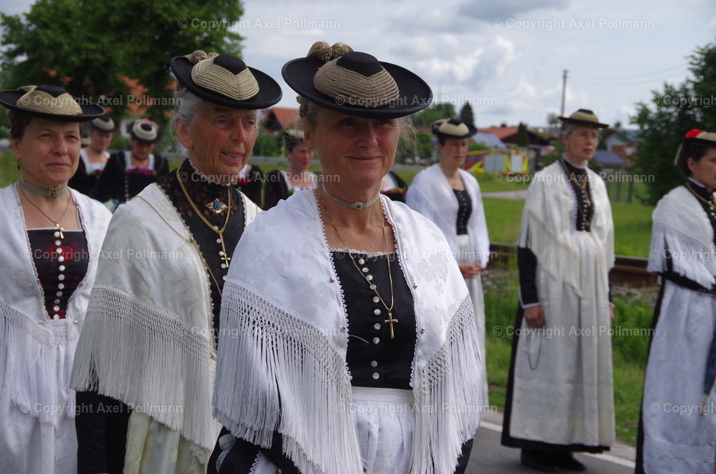 IMGP6739 | fotografiert von Axel PollmannLeonhardi Wallfahrt Benediktbeuern und Murnau, Fronleichnam, Fasching, Landschaft im Loisachtal und Benediktbeuern  - Realisiert mit Pictrs.com
