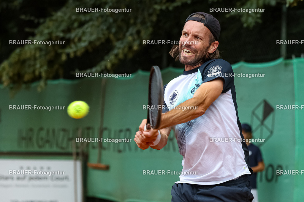 HTC Blau-Weiß Krefeld - LTTC Rot-Weiß Berlin  | Krefeld, Deutschland 21.07.2023, Gero Kretschmer (HTC Blau-Weiß Krefeld) gegen Nino Ehrenschneider (LTTC Rot-Weiss Berlin) ,

bei der 2. Tennis Bundesliga Nord Begegnung zwischen HTC Blau-Weiß Krefeld und LTTC Rot-Weiß Berlin am 21.07.2023 in Krefeld.

(Foto: BRAUER-Fotoagentur)
 
