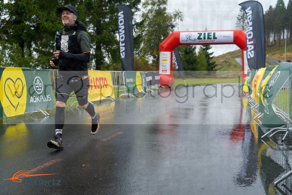 50Hertz-Zielbilder Herbstlauf | Rennsteig-Herbstlauf am 5. Oktober 2025 - Neuhaus/Rwg. nach Masserberg
