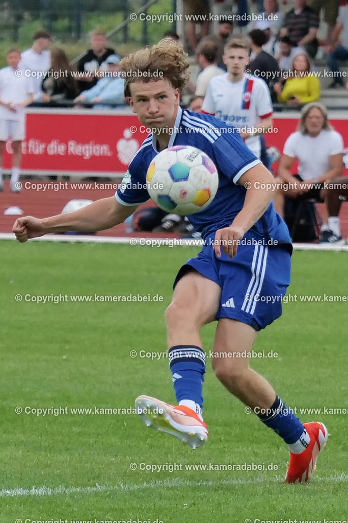 Fußball : Testspiel : SuS 09 Dinslaken - Schalke 04 U 19 am 25.07.2024 | Foto : Jochen Emde / www.kameradabei.de - Realisiert mit Pictrs.com