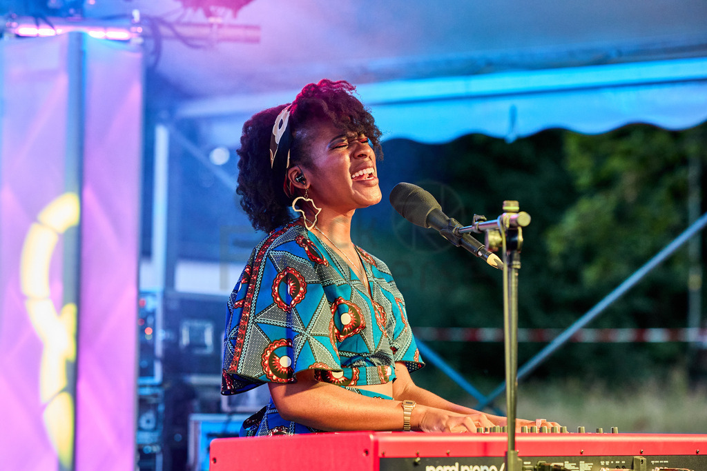 AfraKane_Vauban2022 22 | Stockfotos, Picsomania, MGM-Services, Michael Gerlach, Auftragsbilder, Auftragsarbeiten, Workshops, Shooting, Reisefotografie, Produktfotografie, Foodfotografie, Hochzeitsfotografie, Saarland, Fotografin, Fotograf, Hochzeitsbilder, Saarlouis, Hundeshootin