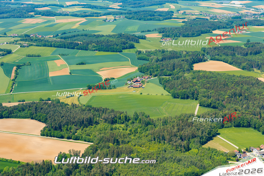 Raffach-Weng-2024-12 | Die Luftbild Suche. Hier finden Sie Luftaufnahmen, Drohnen und Schrägluftbilder von Städten und Orte. Aktuelle + Archiv Luftbilder auch mit Lizenz.