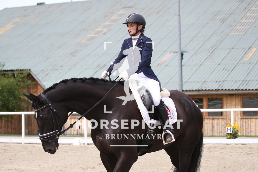 DL2Q3820 | Willkommen bei Brunnmayr - Design & Fotografie – Ihrem Spezialisten für Reitturniere und Pferdeveranstaltungen in Oberösterreich, Salzburg und Bayern! Seit über 17 Jahren sind wir leidenschaftlich dabei.