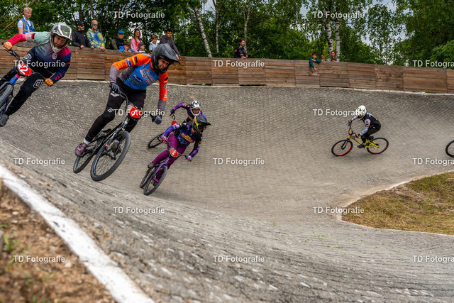 BayBMX2026-05423 | Fotogalerie von Thomas Dettweiler mit Eventbildern und lizenzfreien Fotos. Perfekt als Wandbild, für Büro, Website oder private Nutzung. - Realisiert mit Pictrs.com