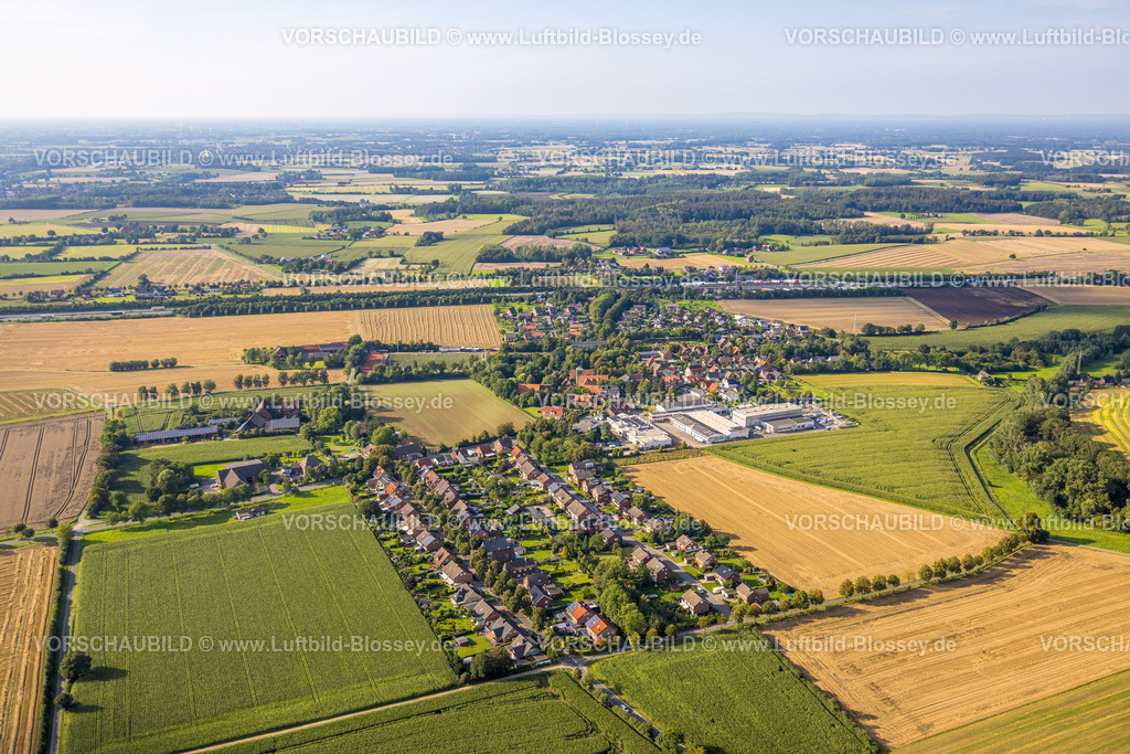 Beckum230805993Vellern | Luftbild, Wohnsiedlung zwischen Lennebrokstraße und Am Wiesenborn, Gewerbegebiet Dorfstraße, Vellern, Beckum, Münsterland, Nordrhein-Westfalen, Deutschland