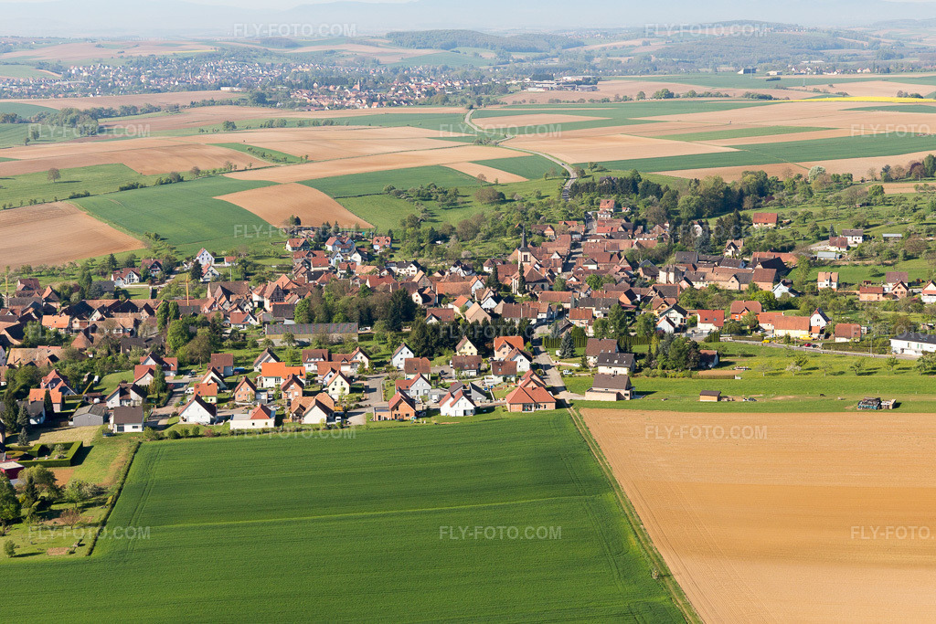 Aerial view: View of the town in Uttenhoffen in the state Bas-Rhin, France.Photo: IMG_099429.jpg taken on 04/30/2017 by Werner Riehm/FLY-FOTO.comResolution of the original: 5472 x 3648 px