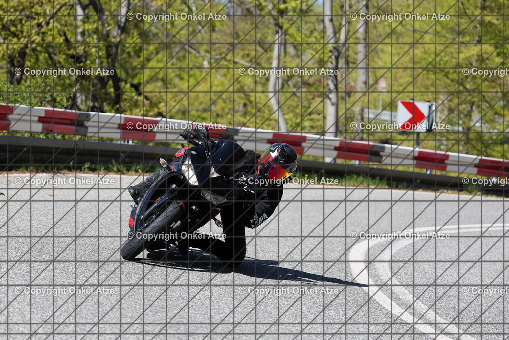 IMG_7492 | Fotograf am Kyffhäuser. Onkel Atze. Kyffhäuser Rennstrecke. Café36. Motorsportfotografie. - Realisiert mit Pictrs.com