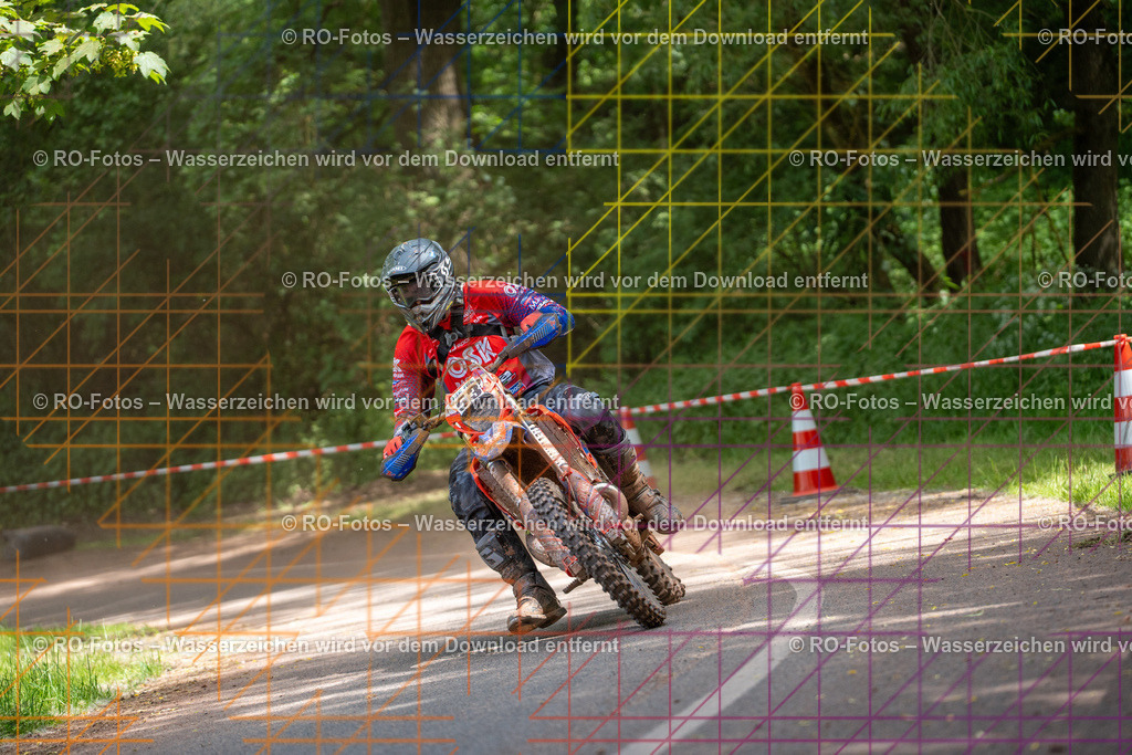 Wolfshausen 5 Lauf -383 | Sportfotografie von RO-Fotos: Motorsport, Motocross, Enduro, Laufveranstaltungen und Triathlon. Professionelle Fotos von Sportlern und Events. - Realisiert mit Pictrs.com