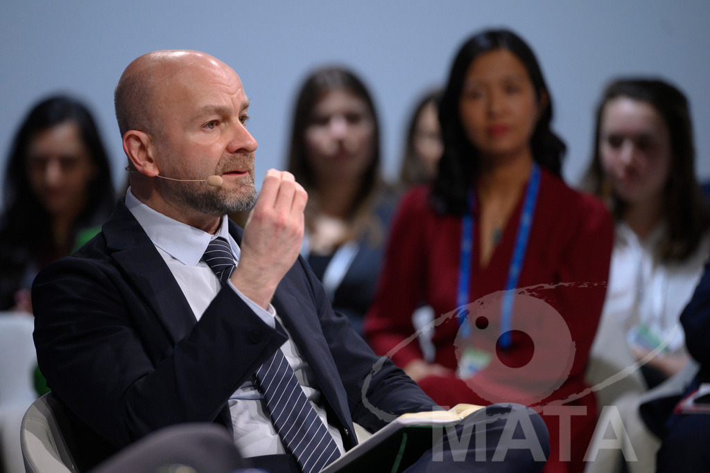 _DWI5077 | MATA IndoCon - Realisiert mit Pictrs.com