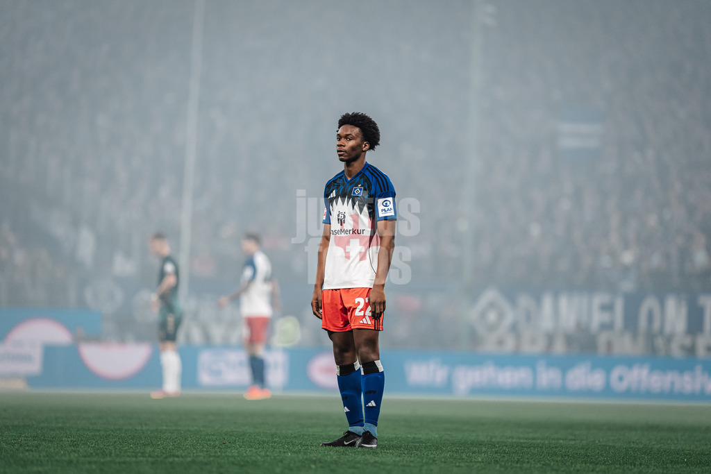 Fußball | Männer | Saison 2025/2026 | 1. Fußball-Bundesliga | 13. Spieltag | Hamburger SV vs. SV Werder Bremen | 07.12.2025 | Aboubaka Soumahoro (#22, HSV)