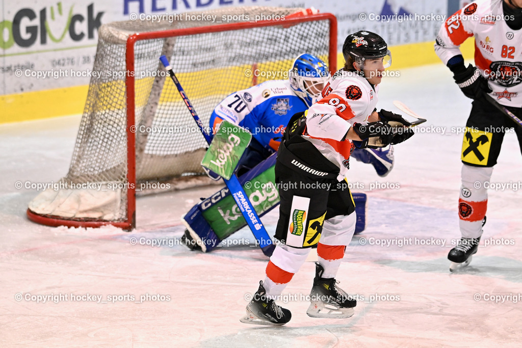 ESC SPARKASSE STEINDORF vs. EV ZELTWEG MURTAL LIONS | #70 Moser Lukas ESC Steindorf, #90 Bärnthaler Valentin EV ZELTWEG MURTAL LIONS, ESC SPARKASSE STEINDORF vs. EV ZELTWEG MURTAL LIONS, ESC SPARKASSE STEINDORF vs. EV ZELTWEG MURTAL LIONS am 27.12.2025 in Steindorf (Ossiachersee Halle), Austria, (Photo by Bernd Stefan)