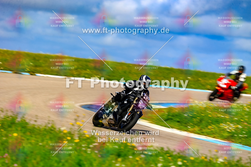 043-4938 | Hier findet Ihr Bilder von Touristenfahrten auf der Nürburgring Nordschleife oder von anderen Veranstaltungen die ich besucht habe. Viel Spass beim Durch Schauen 