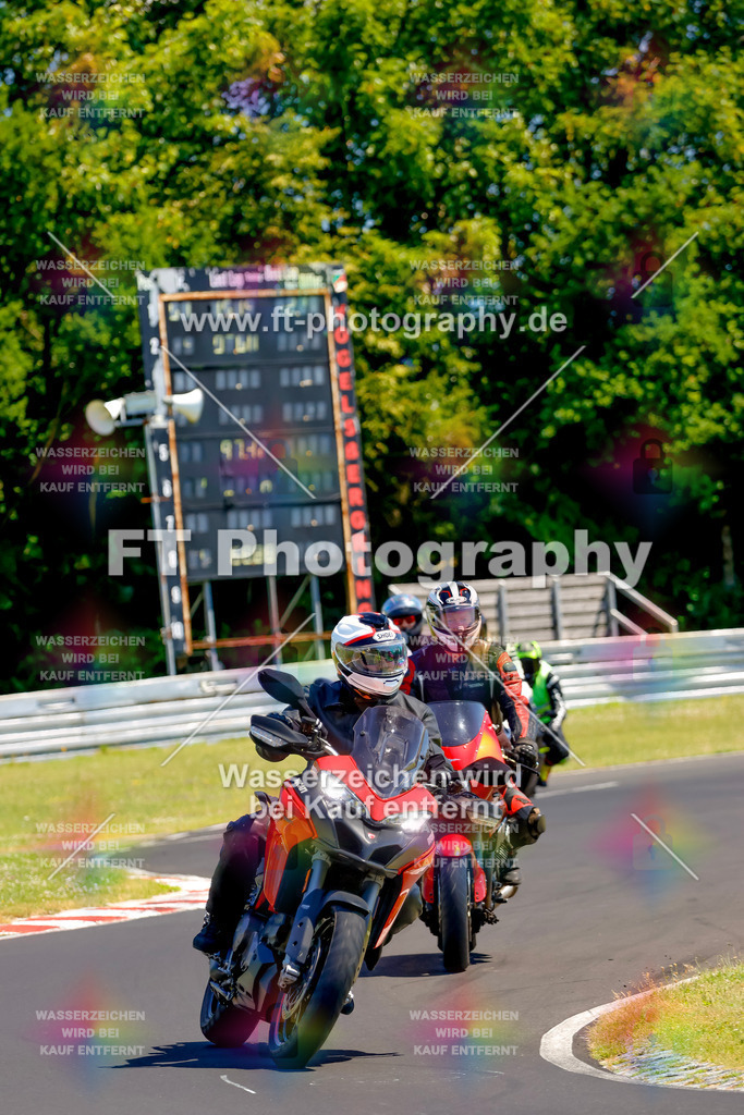 _MOT9432 | Hier findet Ihr Bilder von Touristenfahrten auf der Nürburgring Nordschleife oder von anderen Veranstaltungen die ich besucht habe. Viel Spass beim Durch Schauen 