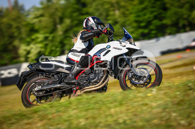 0208-260508DCB-004_208 | Deine Full-Service-Agentur für ✔️Videoproduktionen und ✔️Motorsportfotografie Jetzt Angebot anfragen!