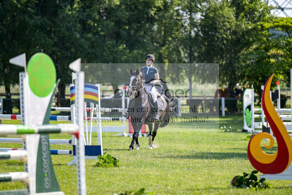 Reitturnier Voxtrup | Entdecke hochwertige Reitturnierfotos von Foto Oger. Professionell, emotional und authentisch – jetzt Lieblingsmomente im Shop bestellen.Deutschlandweite Turnierfotografie. - Realisiert mit Pictrs.com