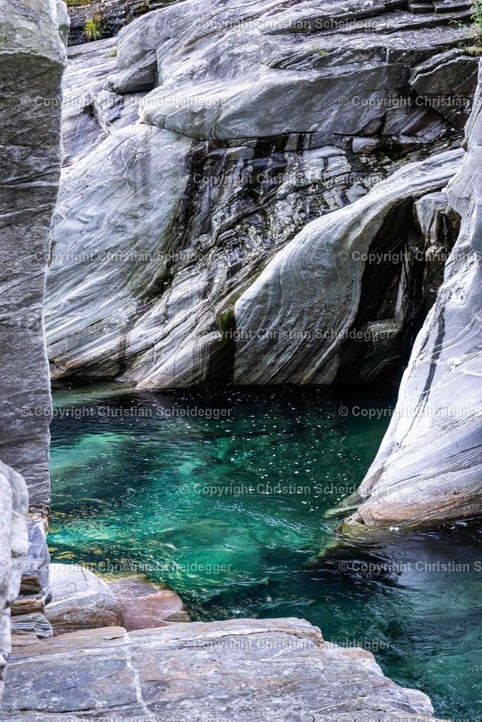 DSC01111 | Entdecke hochwertige Fine Art Prints und Fotografien vom professionellen Fotografen aus Luzern. Jedes Motiv wird mit Liebe zum Detail aufgenommen, sorgfältig bearbeitet und in bester Qualität gedruckt – perfekt für Wohnräume, Büros oder als besonderes Ges - Realisiert mit Pictrs.com