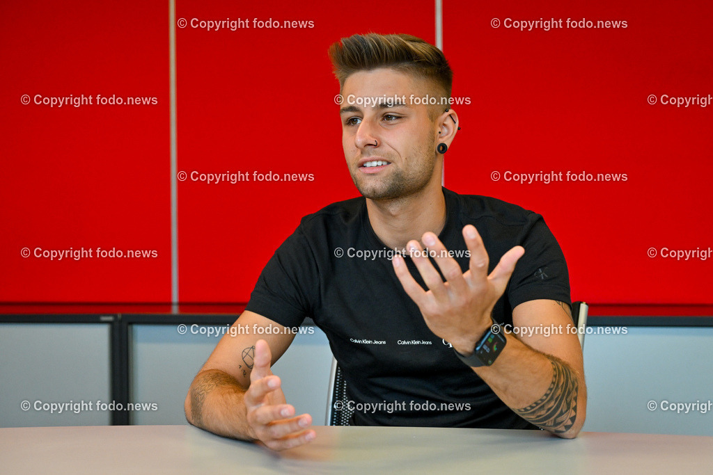 Florian Tomaschko_ Hebamme_ 28.08.2023-8 | 28.8.2023, Linz, AUT, Linz, im Bild Florian Tomaschko (22, maennliche Hebamme)