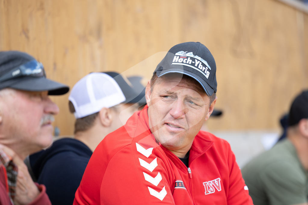 Rigi2025_1533 | Die Schwinger des Schwyzer Kantonalen Schwingerverbandes: Fotos, die Dynamik und Leidenschaft festhalten, sowie emotionale Momente aus dem traditionellen Schwingsport zeigen. - Realisiert mit Pictrs.com